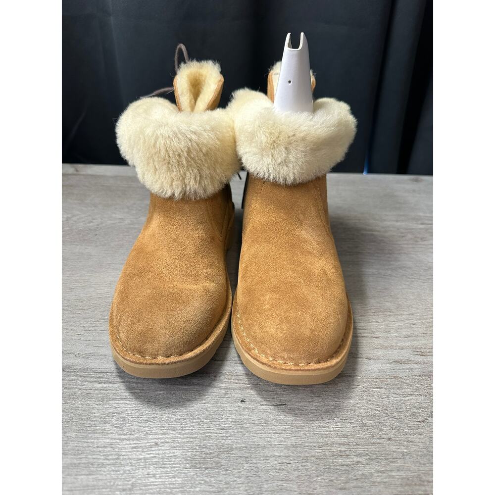 NWT UGG Naiyah Boots Chestnut Size 7